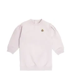 Платье с объемными рукавами и нашивкой-логотипом