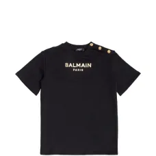 Футболка с логотипом и золотыми пуговицами