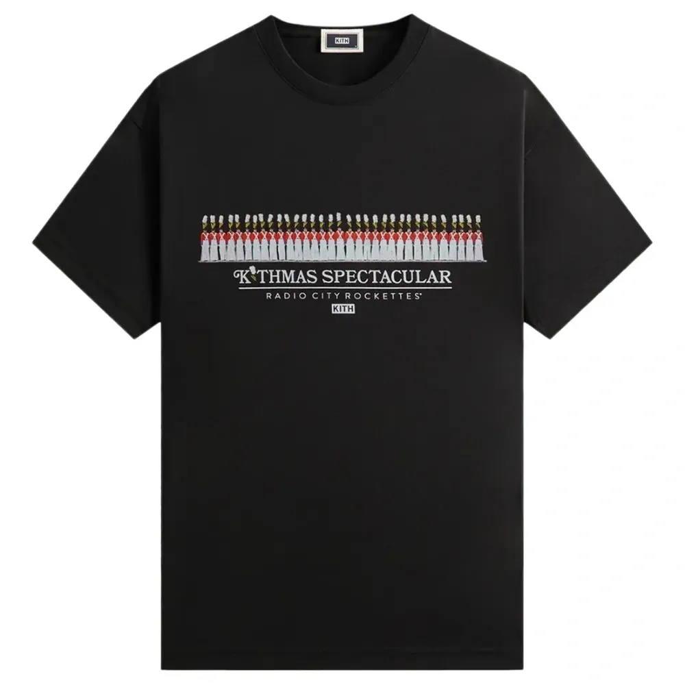 Футболка с круглым вырезом