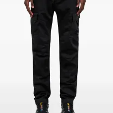 Брюки с накладными карманами