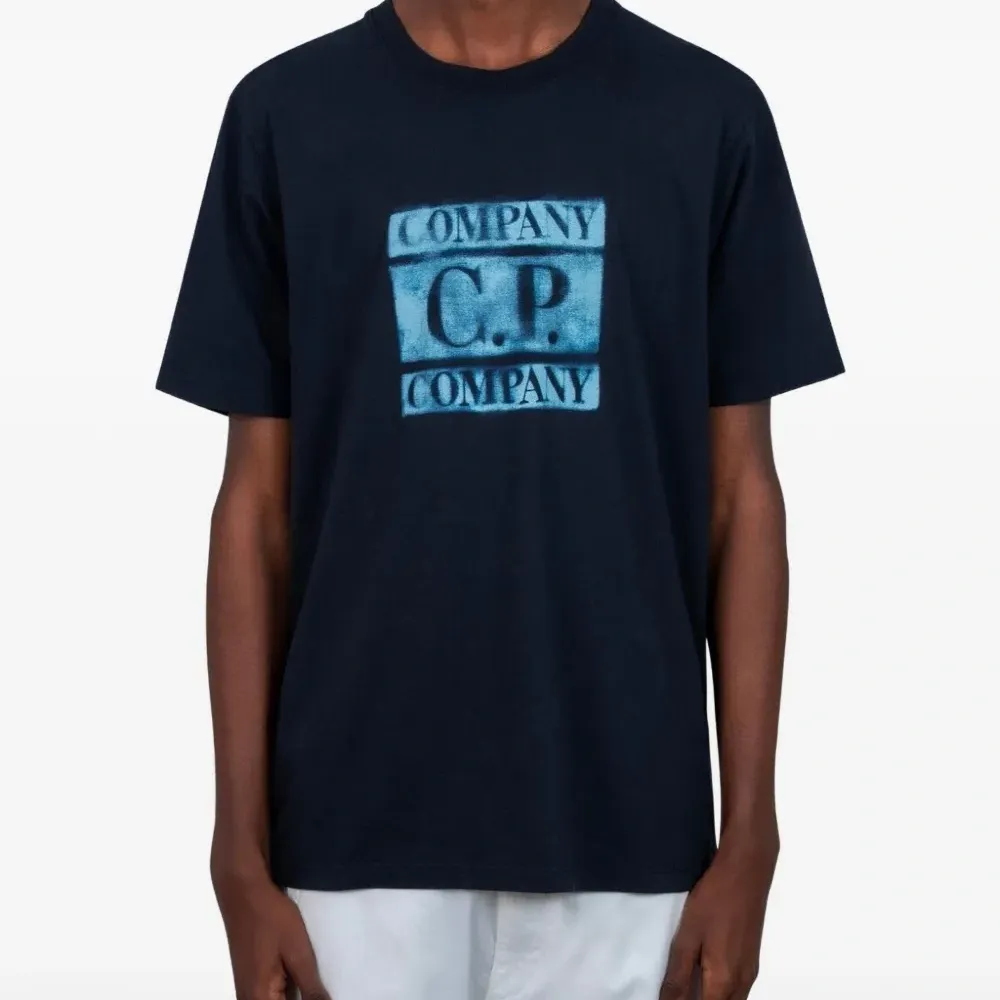 Футболка с короткими рукавами и логотипом