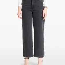 Джинсы с петлями для ремня и широкими штанинами