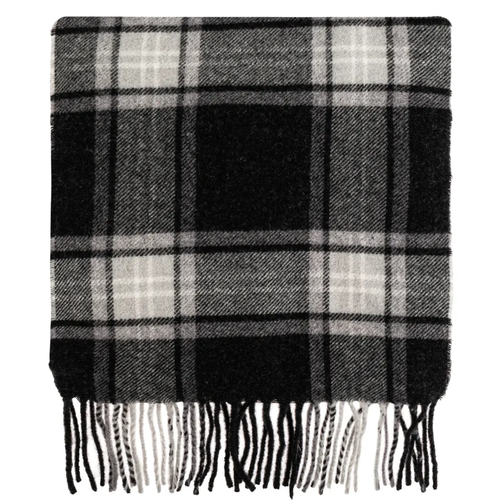 Шарф в тартан с бахромой