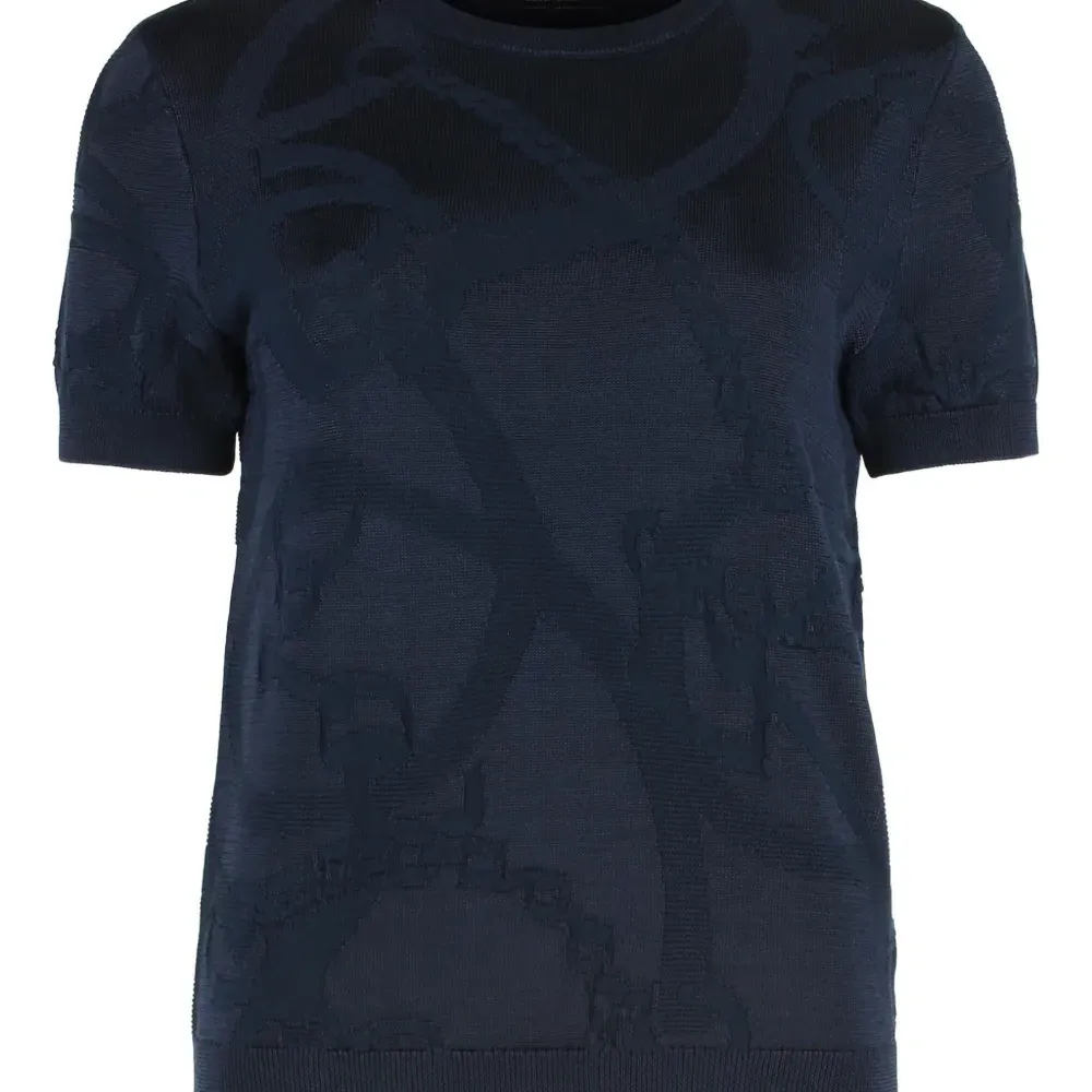 Футболка с круглым вырезом и короткими рукавами