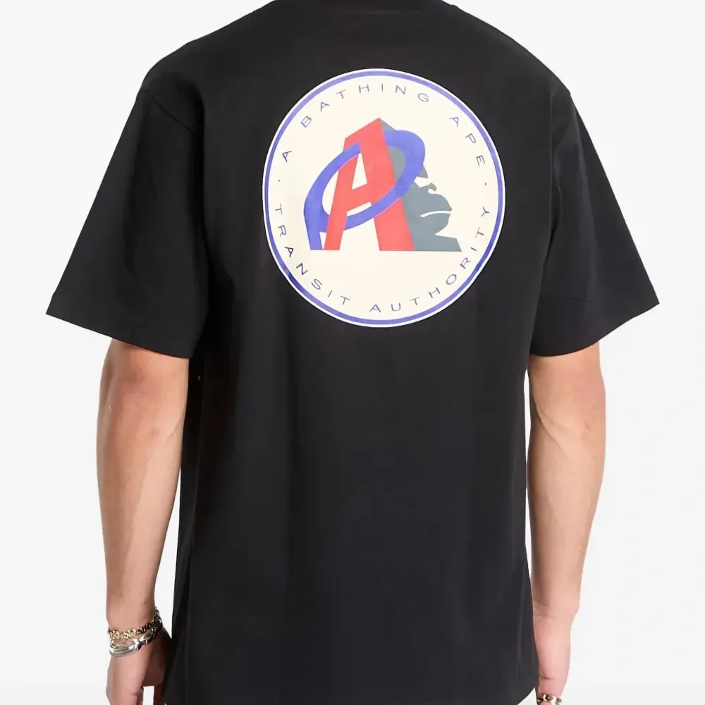 Футболка с принтом логотипа