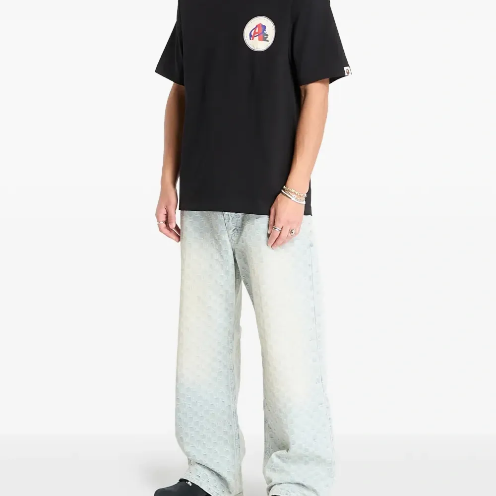 Футболка с принтом логотипа