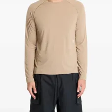 Футболка с длинными рукавами