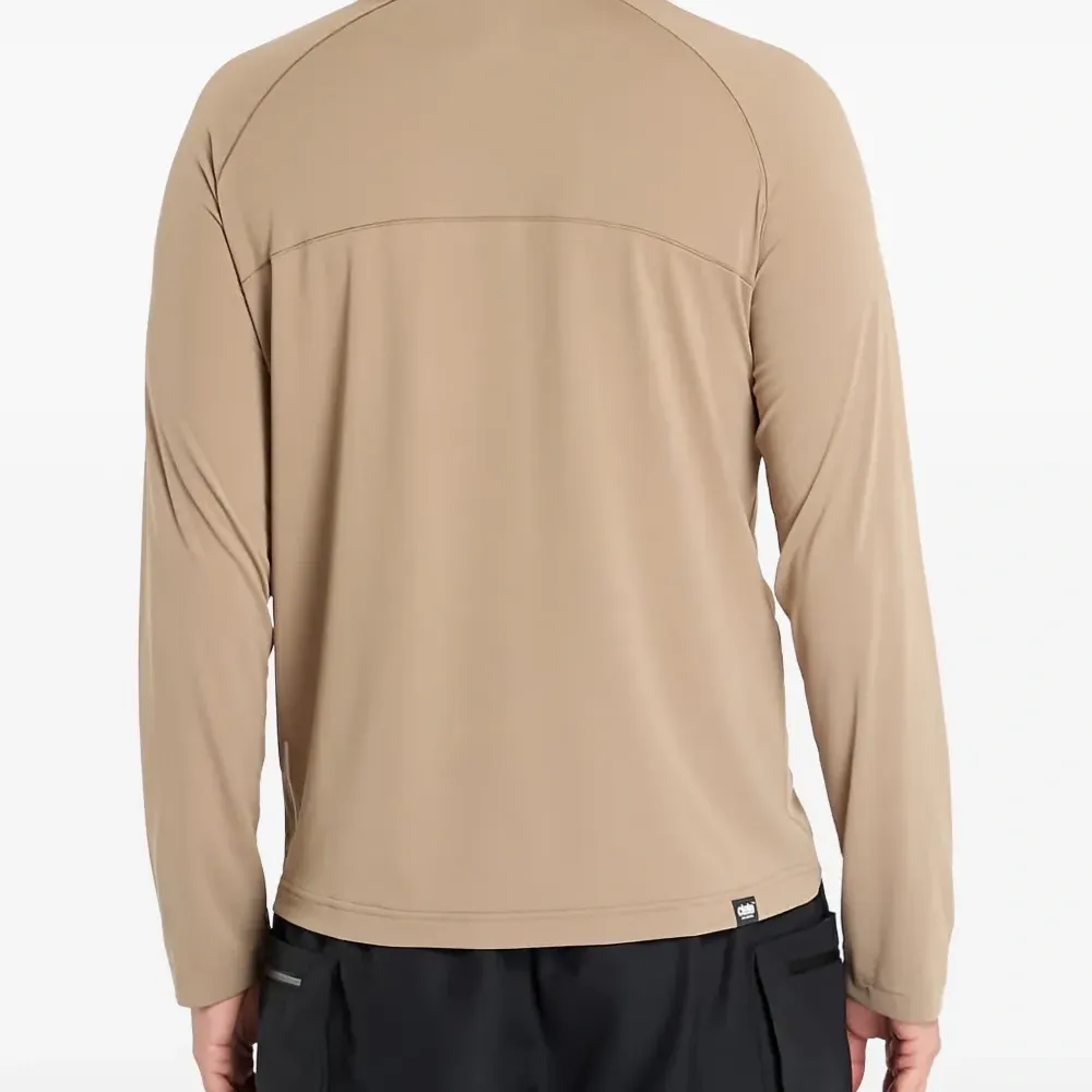 Футболка с длинными рукавами