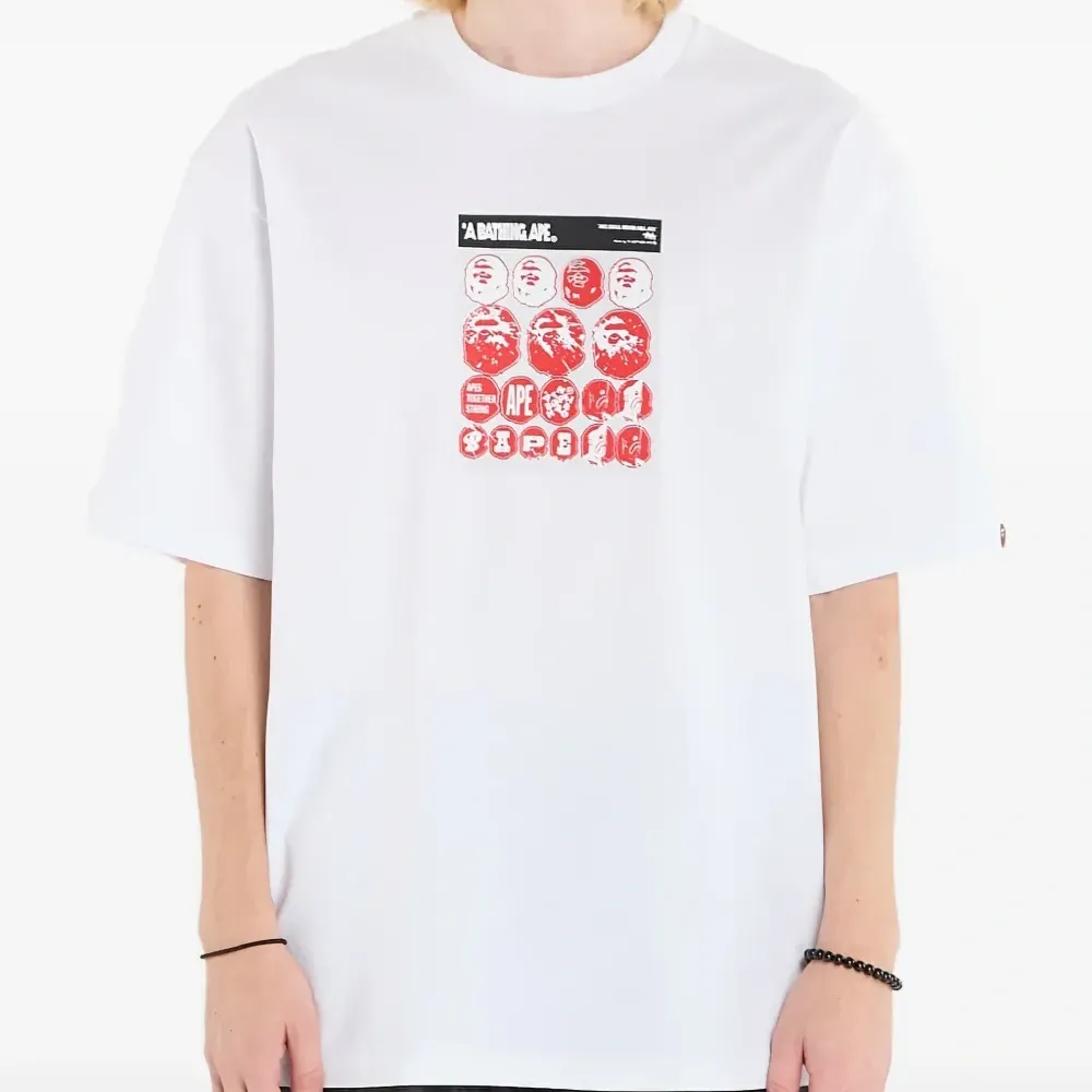 Футболка с принтом-наклейкой