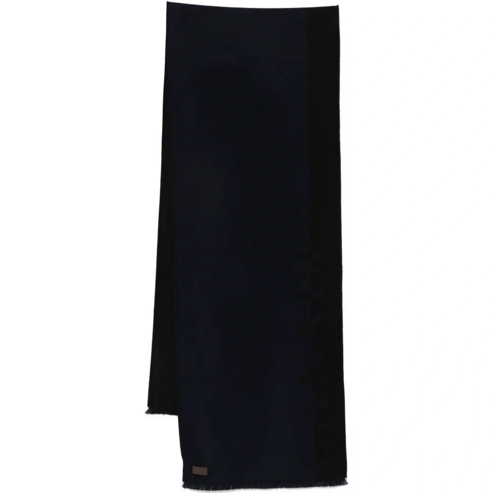 Шарф с бахромой