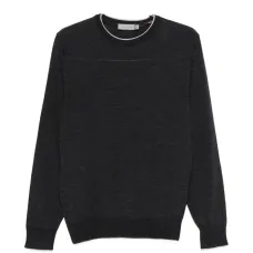 Футболка с круглым вырезом