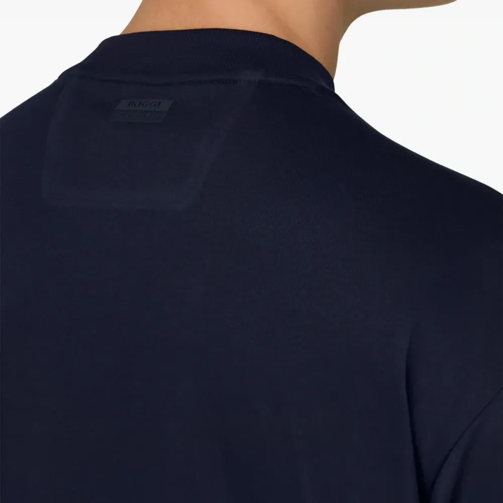 Футболка с аппликацией