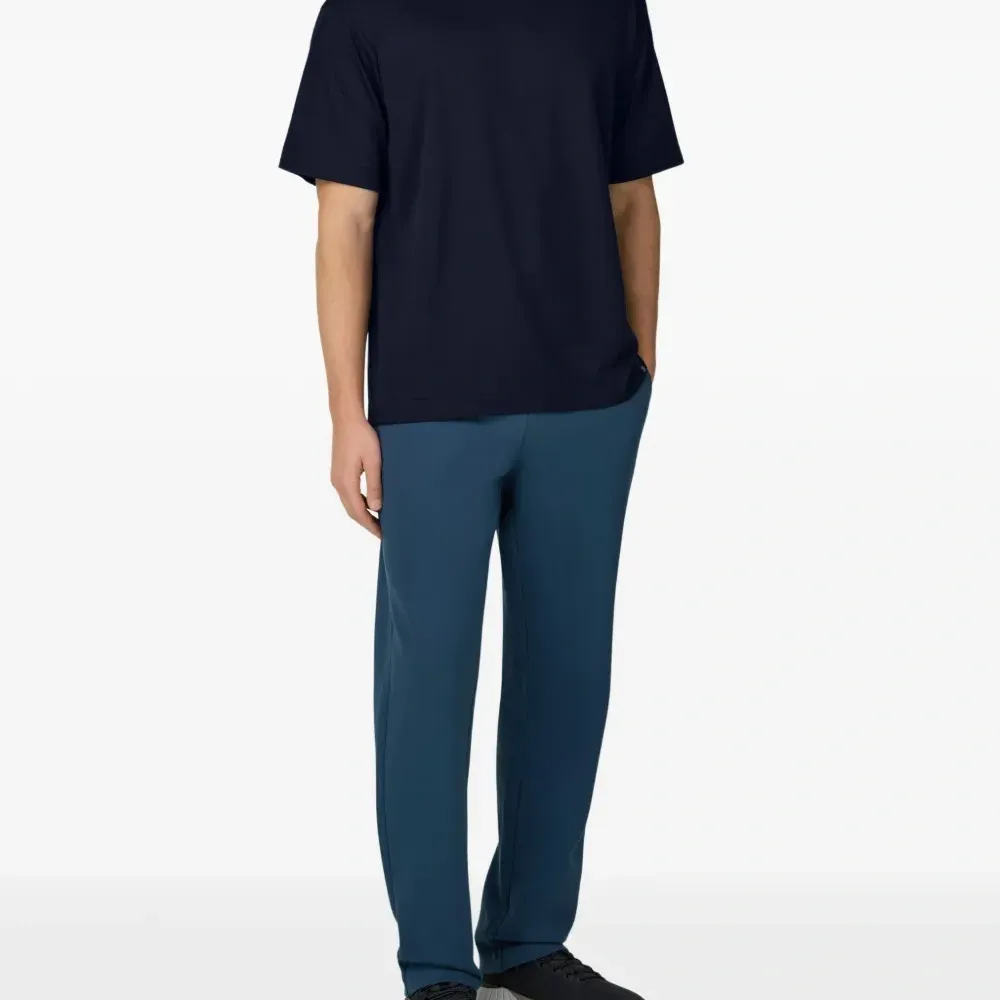 Футболка с аппликацией