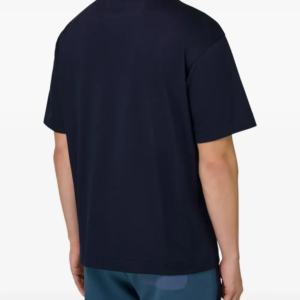 Футболка с аппликацией