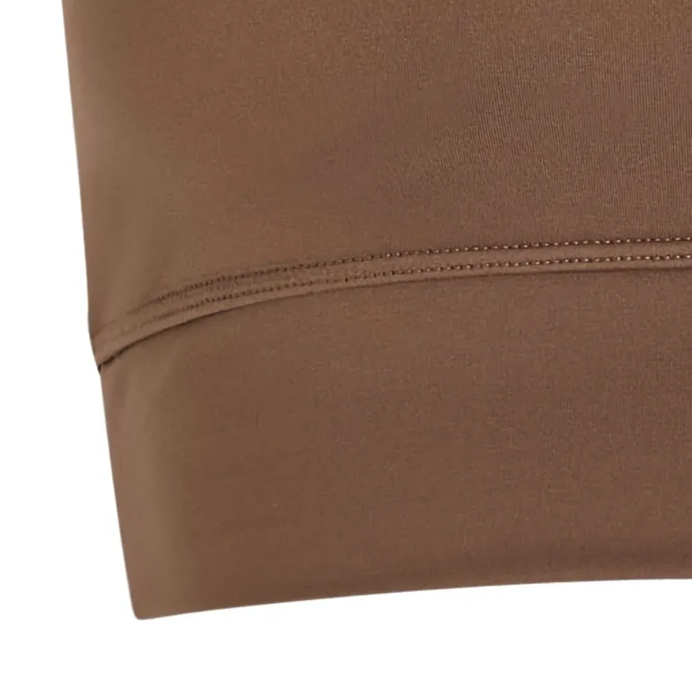 Бюстгальтер Assure Cori с квадратным вырезом Бюстгальтер Assure Cori с квадратным вырезом