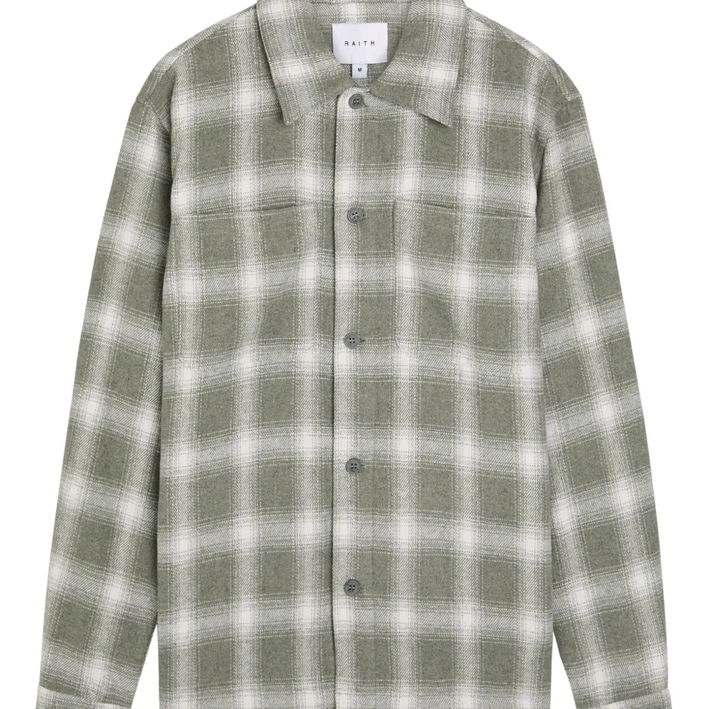 Рубашка в клетку с карманом