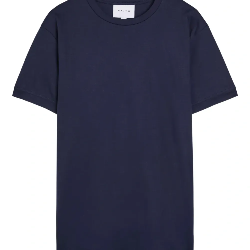 Футболка с круглым вырезом