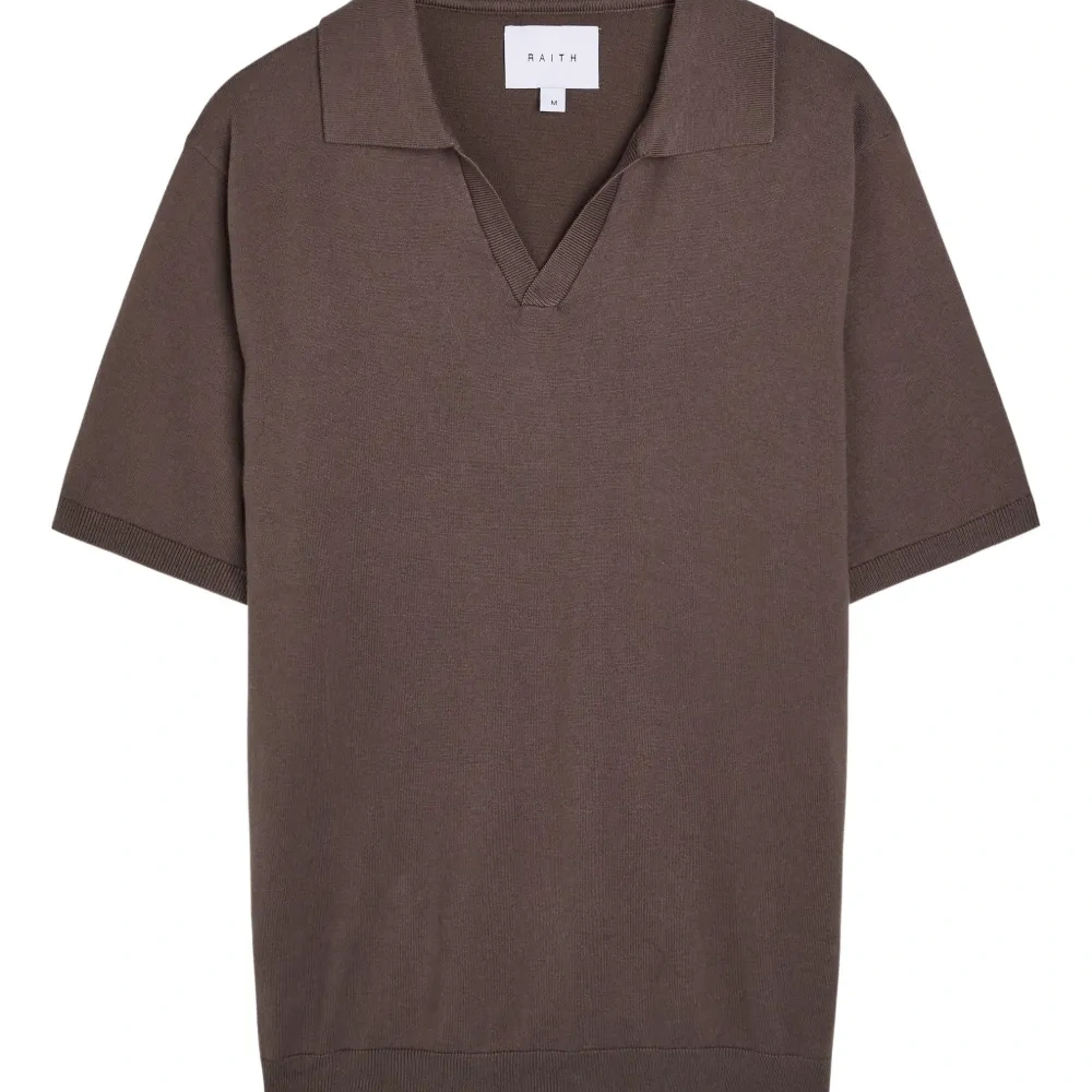 Рубашка поло с V-образным вырезом