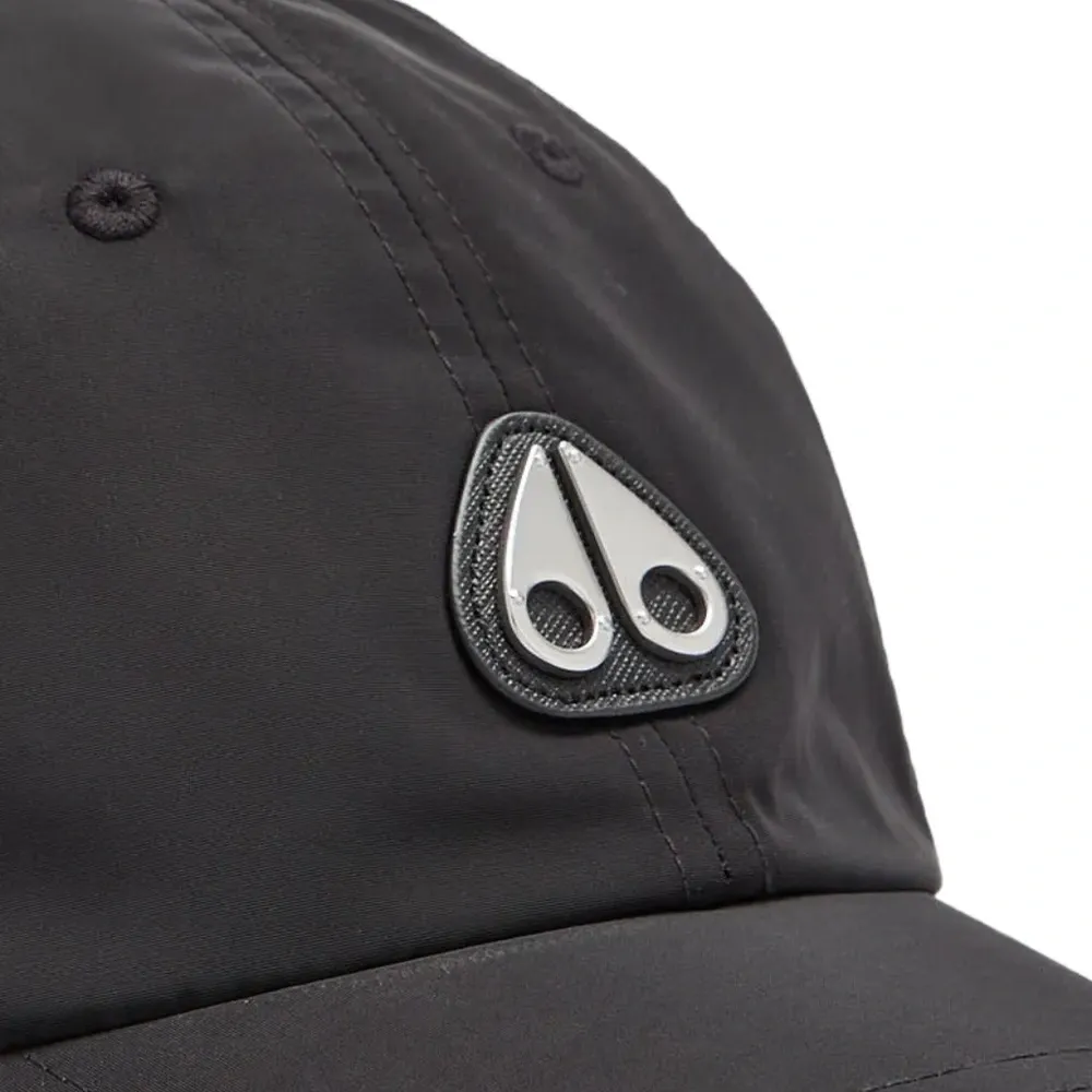 Бейсболка с логотипом