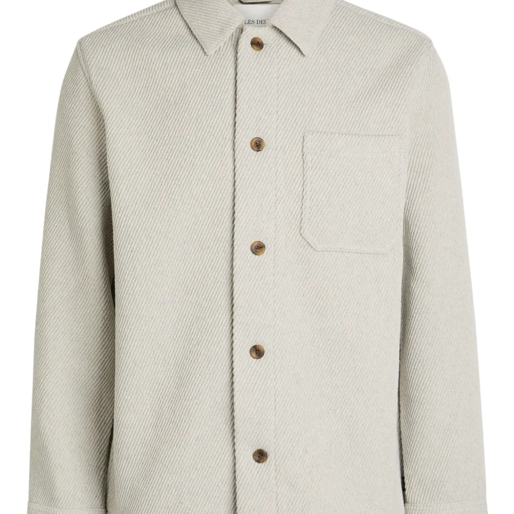 Рубашка с нагрудными карманами