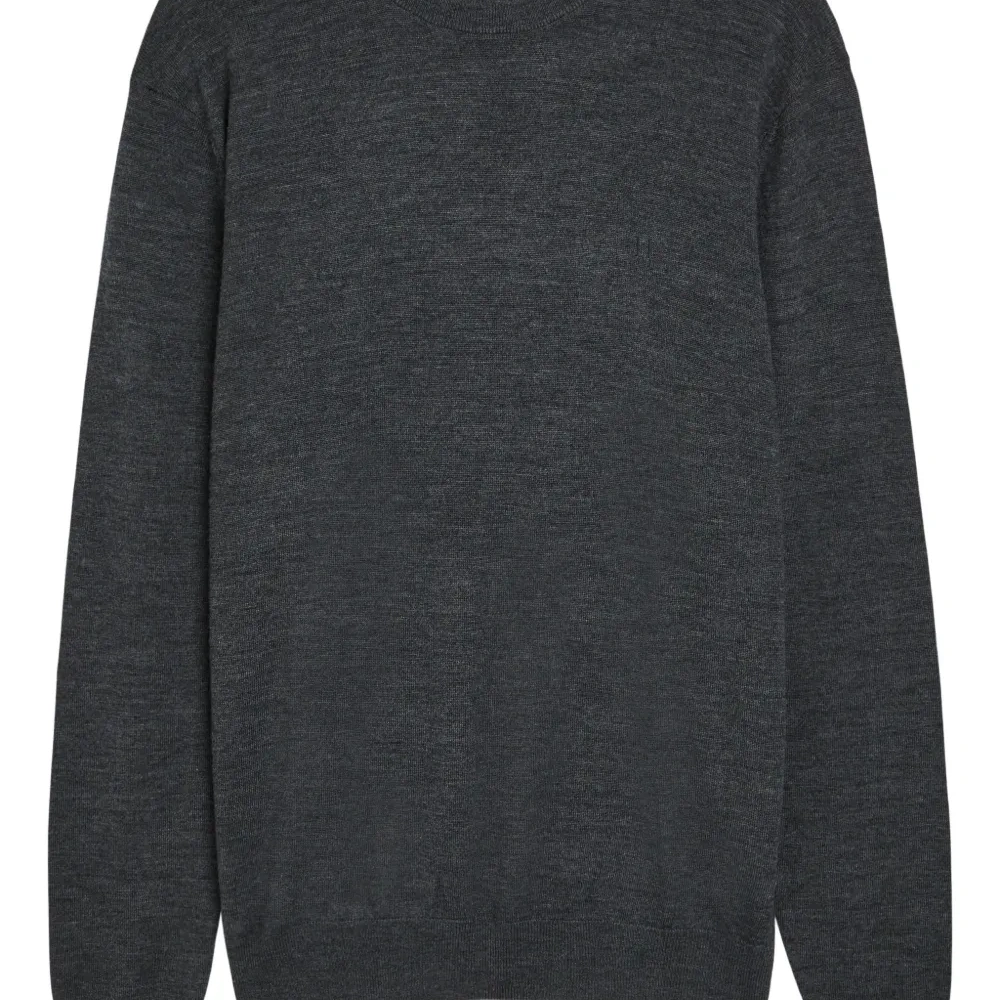 Свитер с круглым вырезом