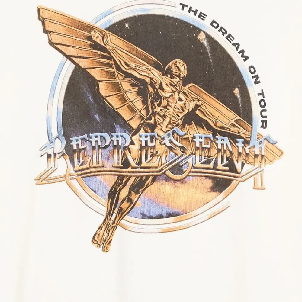 Футболка с графичным принтом