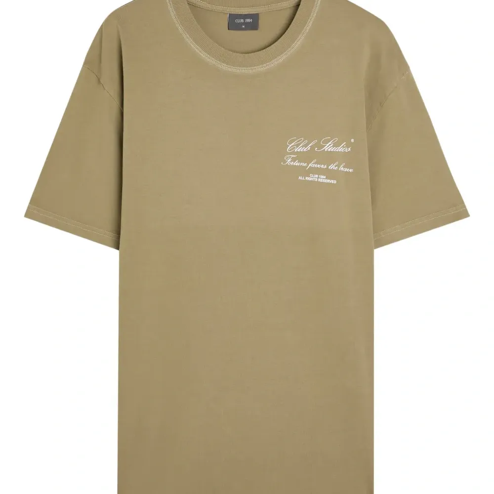 Футболка с текстовым принтом и круглым вырезом