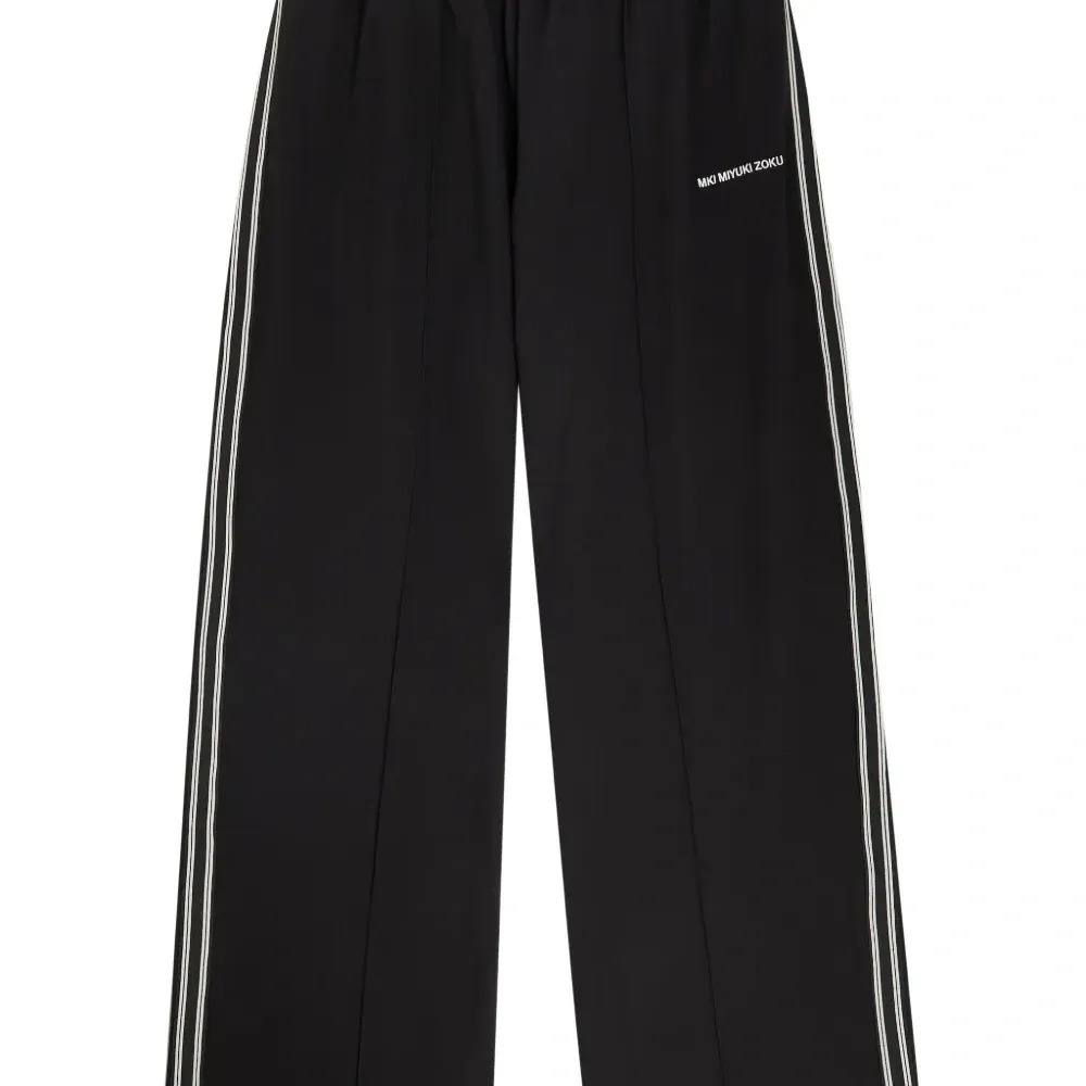 Спортивные брюки с вышитым логотипом