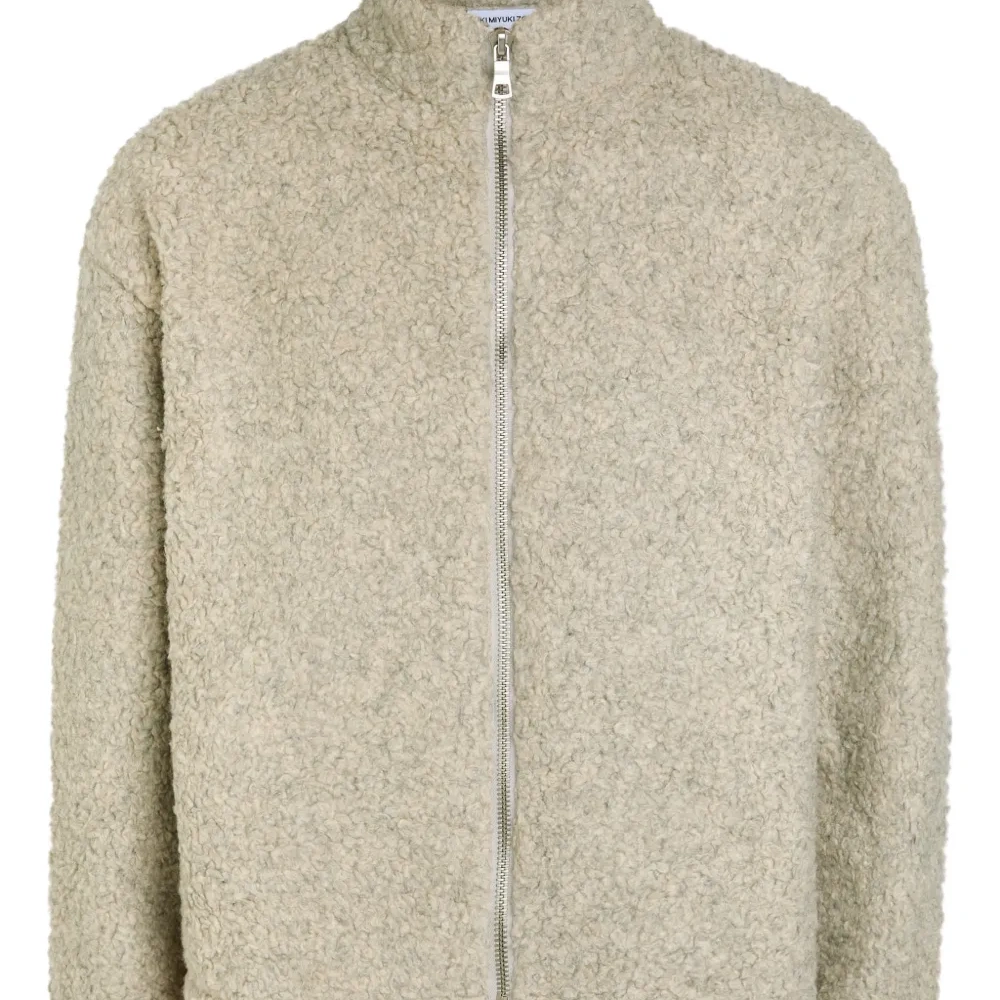 Куртка на молнии