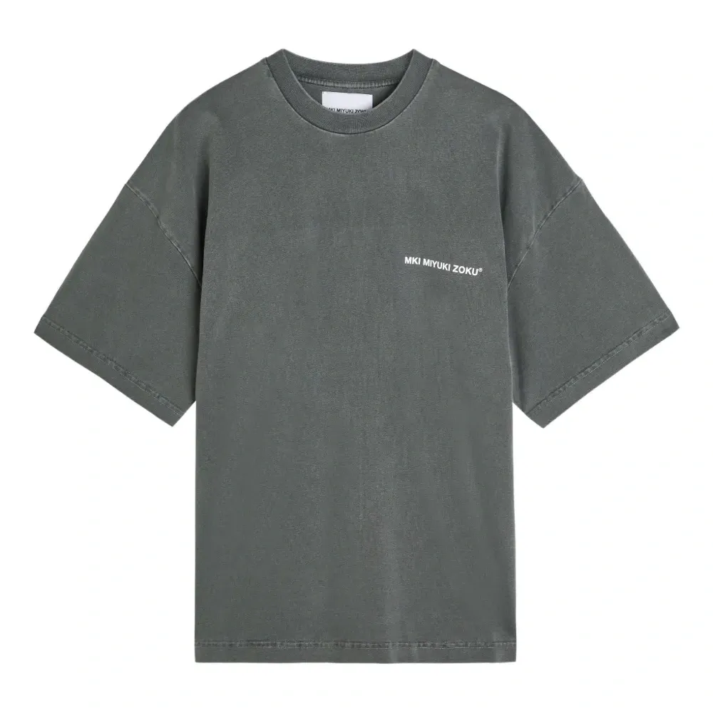 Футболка с вышитым логотипом