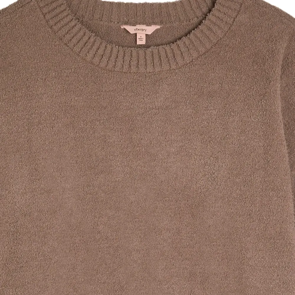 Свитер с круглым вырезом