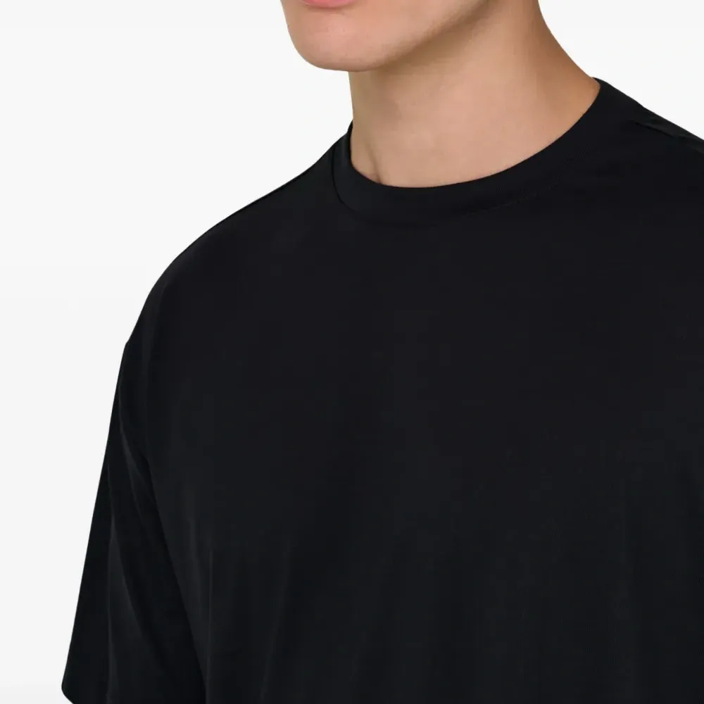 Футболка с круглым вырезом