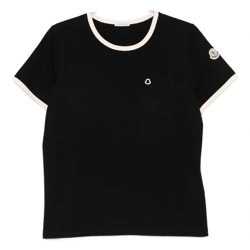 Футболка с вышитым логотипом и карманом