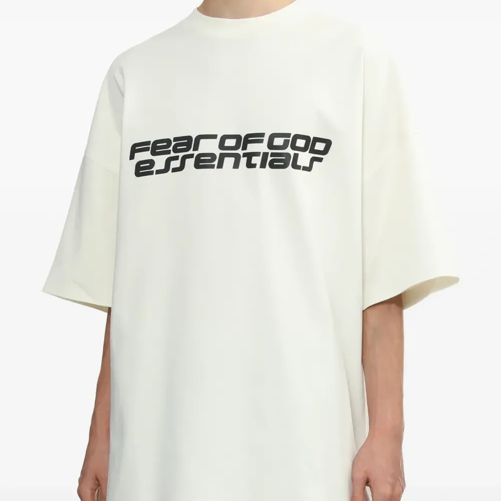 Футболка с короткими рукавами в стиле 90-х Футболка с короткими рукавами в стиле 90-х