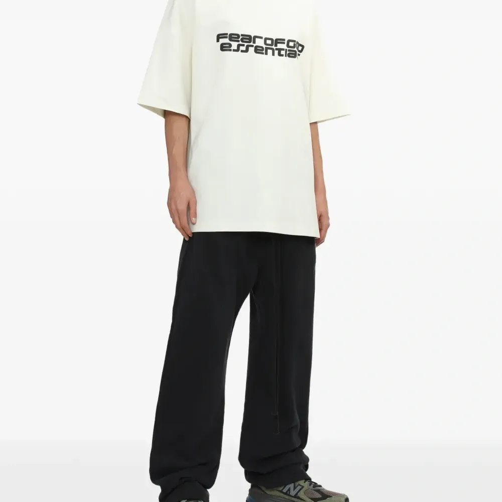 Футболка с короткими рукавами в стиле 90-х Футболка с короткими рукавами в стиле 90-х