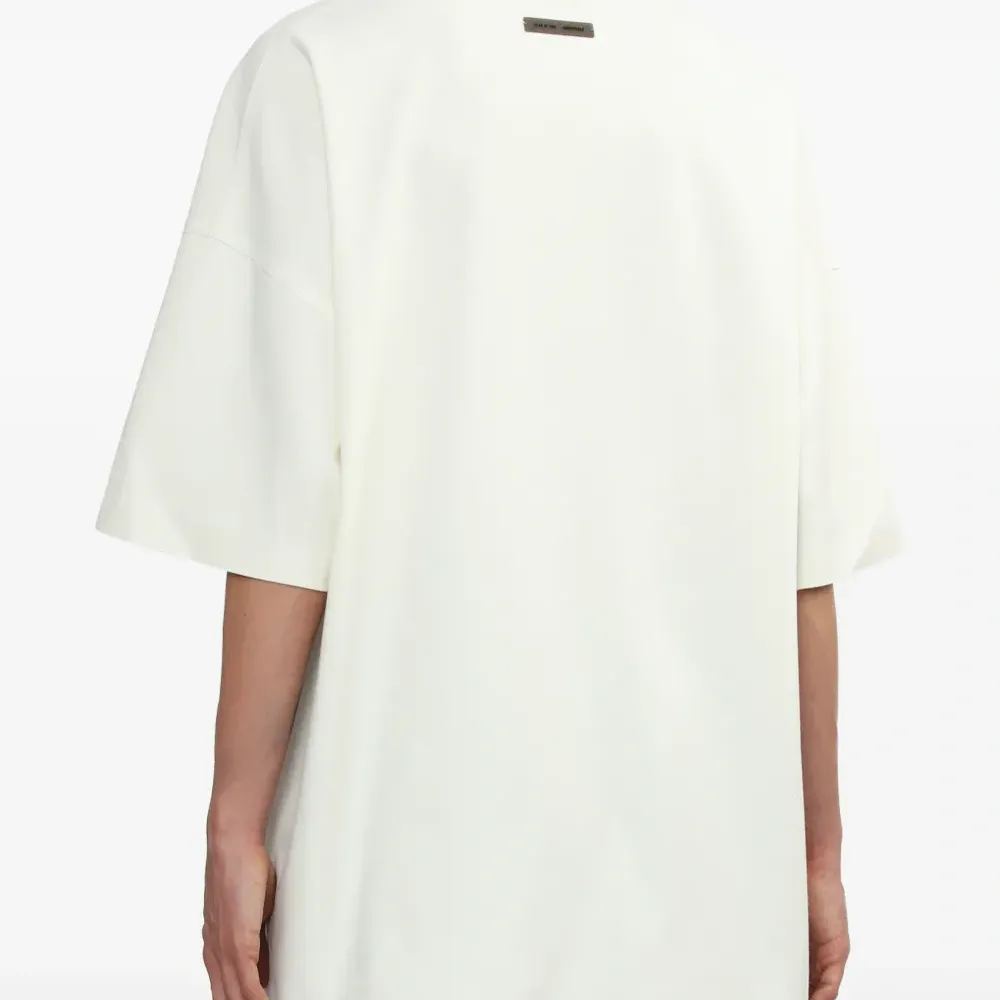 Футболка с короткими рукавами в стиле 90-х Футболка с короткими рукавами в стиле 90-х