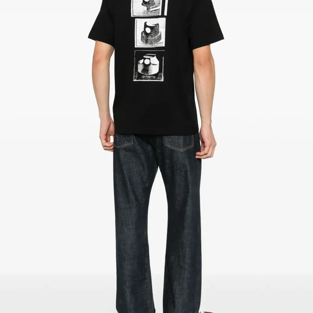 Футболка с графичным принтом