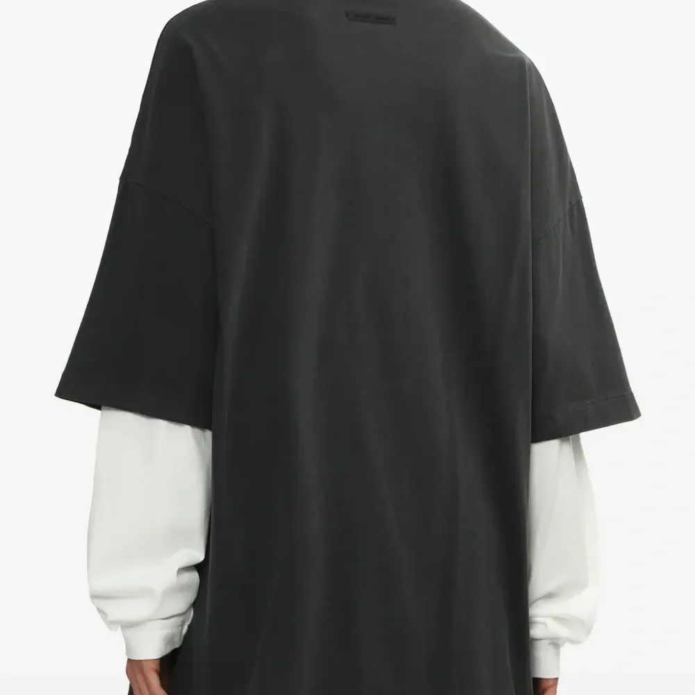 Футболка с логотипом