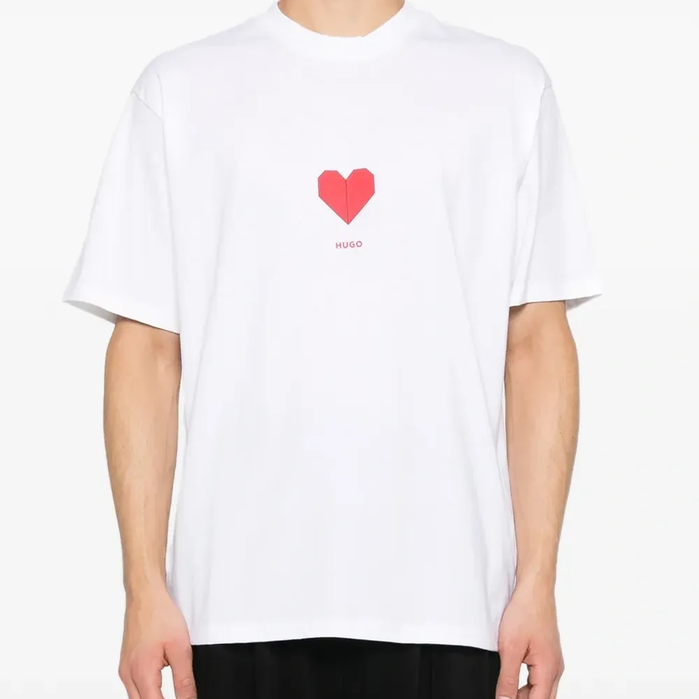 Футболка с принтом в виде сердца