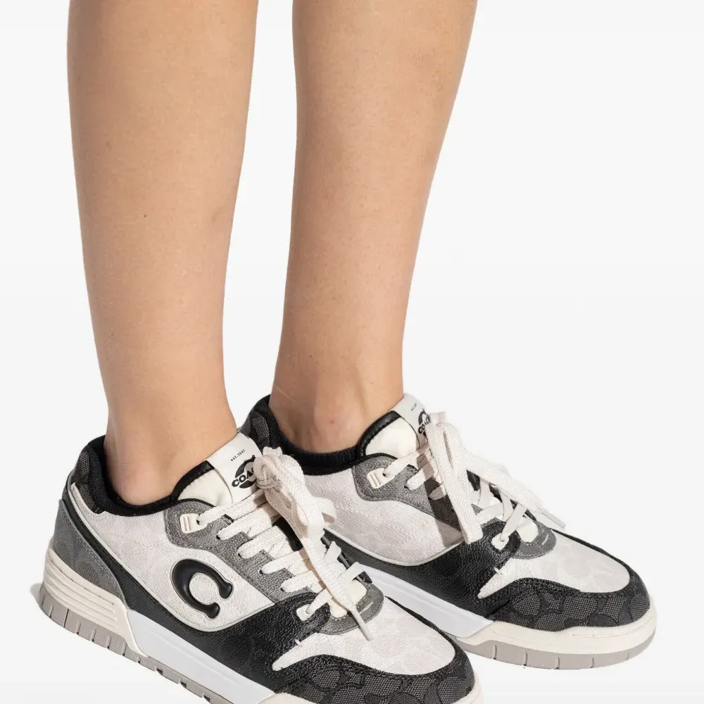 Кроссовки Soho с панелями и логотипом