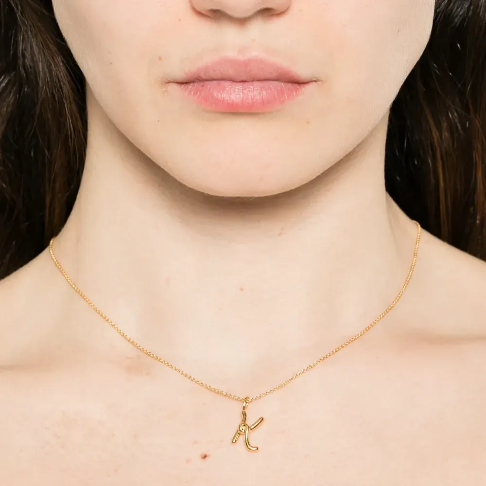 Мини-колье с изогнутой подвеской-буквой