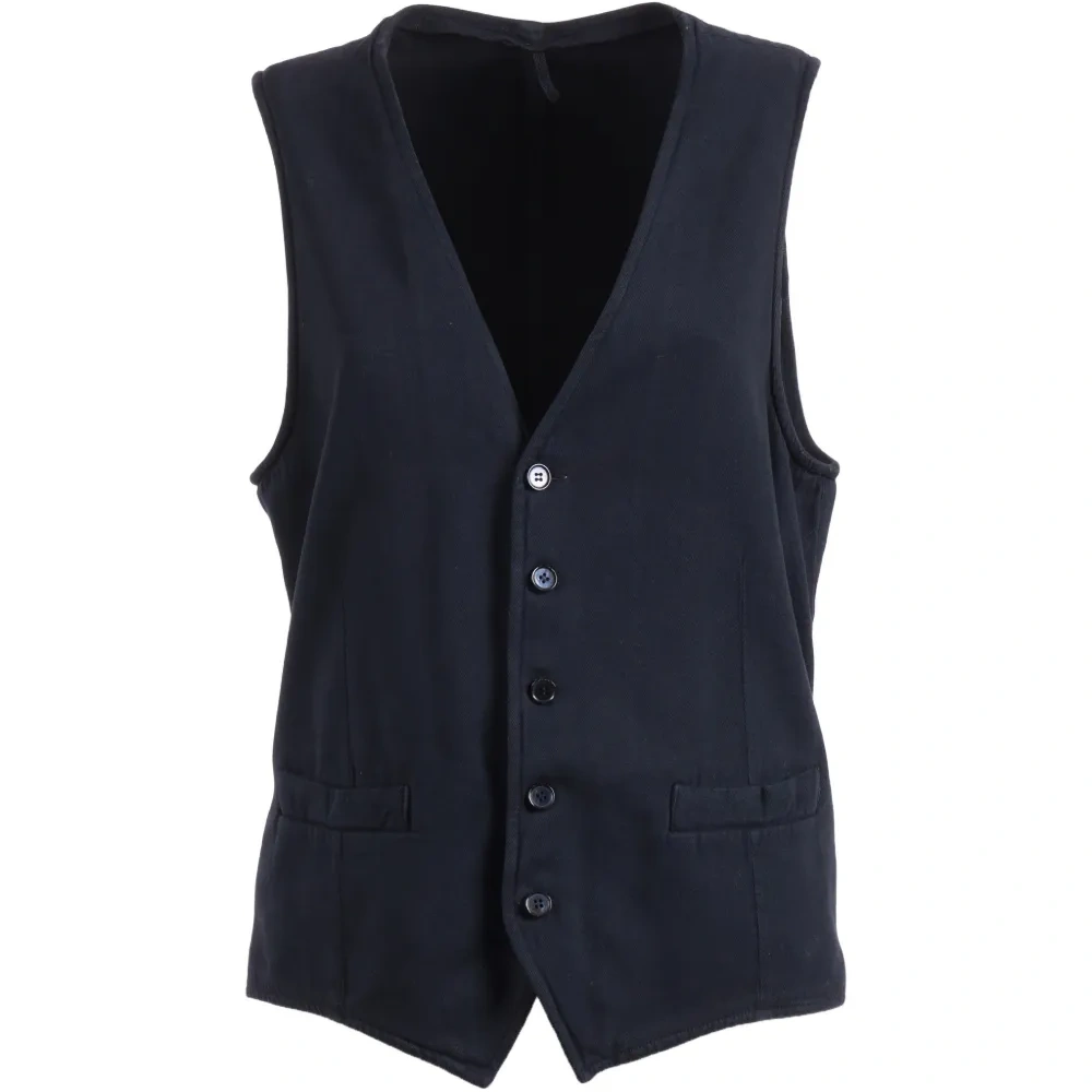 Жилет на пуговицах