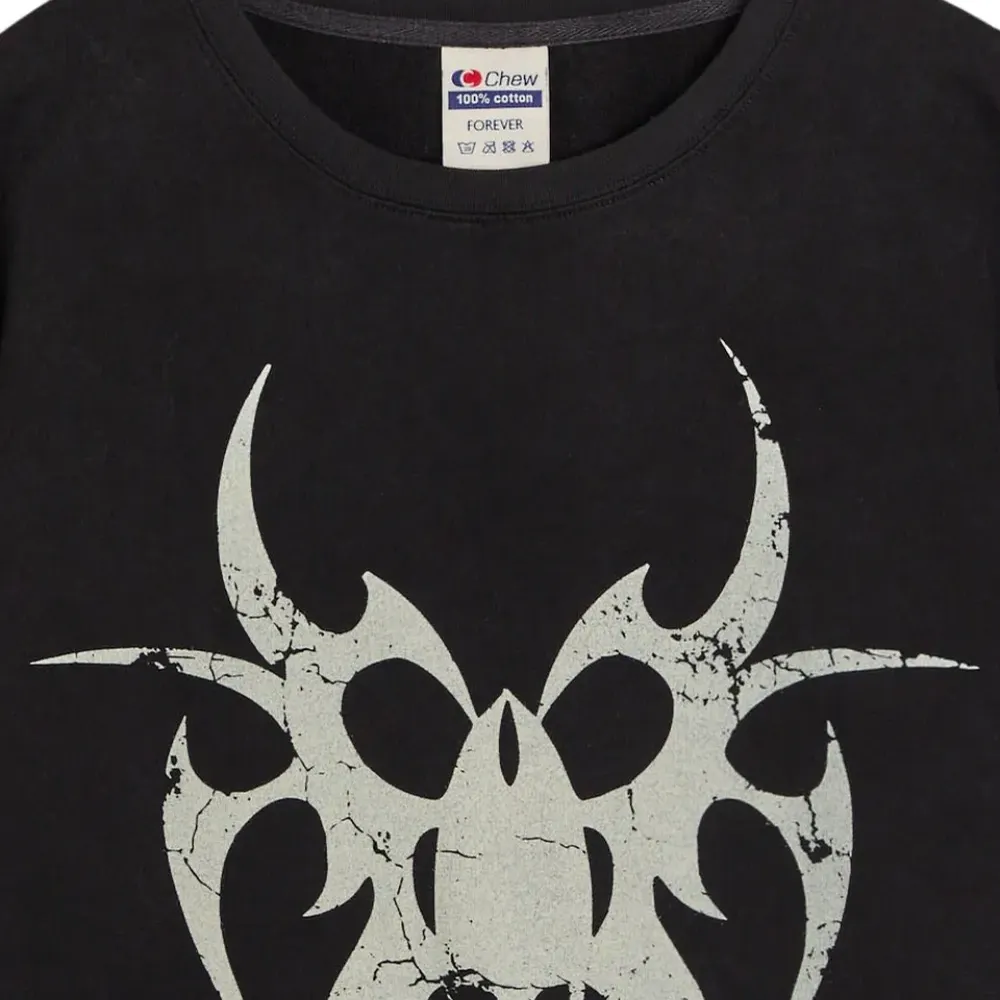 Футболка с графичным принтом