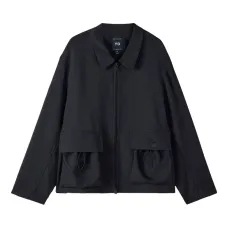 Куртка с клапанами на карманах