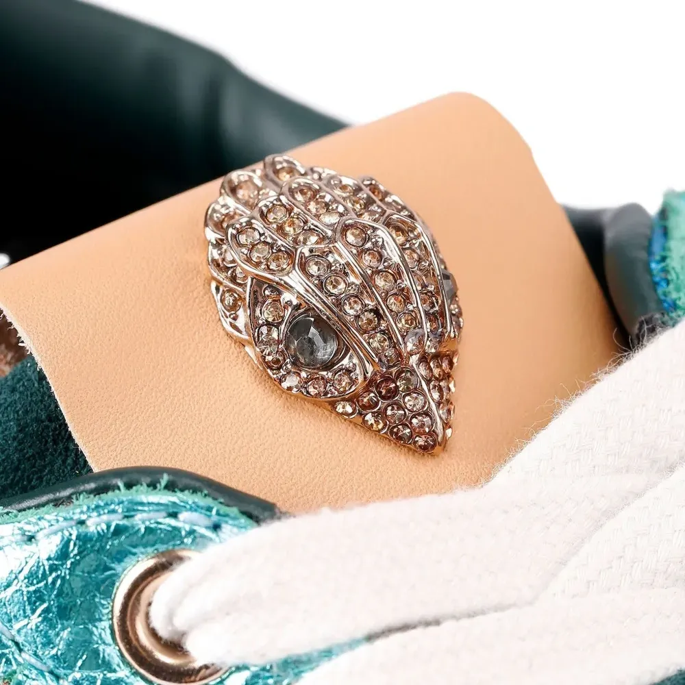 Кеды с кисточками