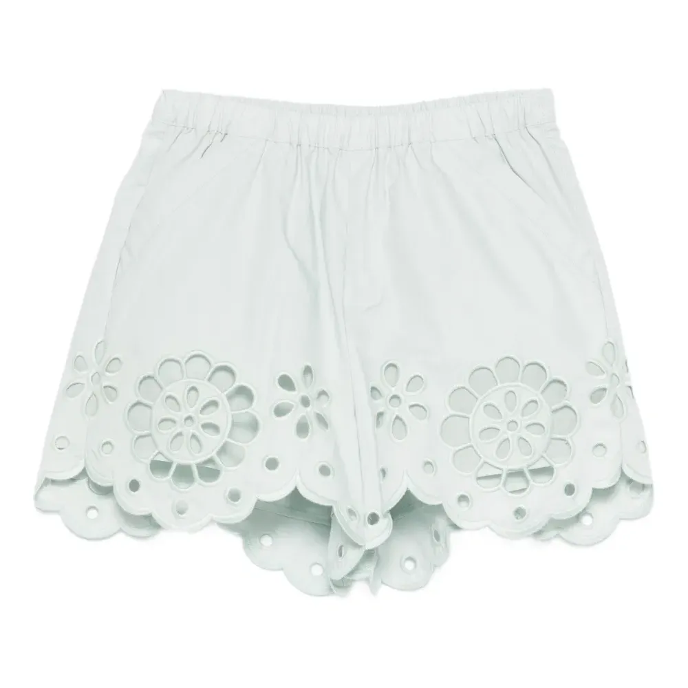 Шорты с цветочными аппликациями и фигурным краем