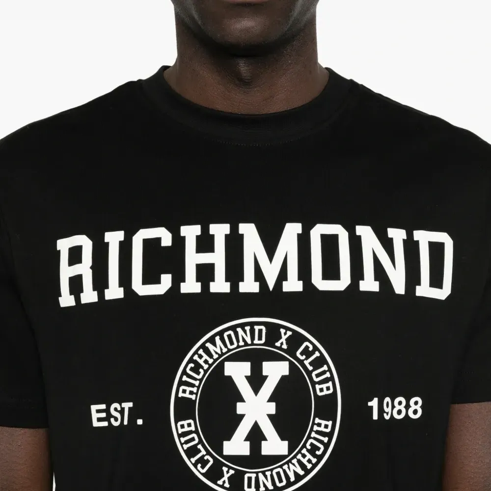 Футболка с графическим логотипом