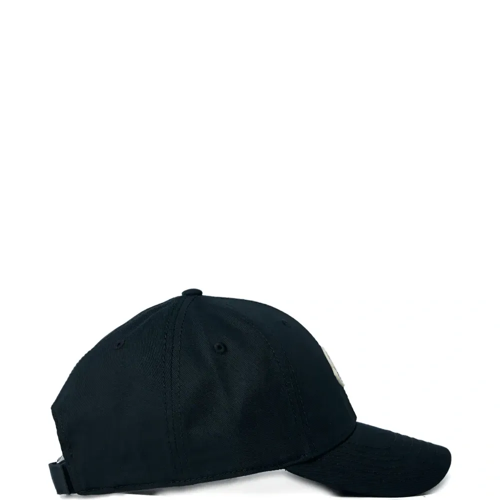 Бейсболка с логотипом