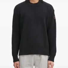 Свитер с круглым вырезом и нашивкой с логотипом