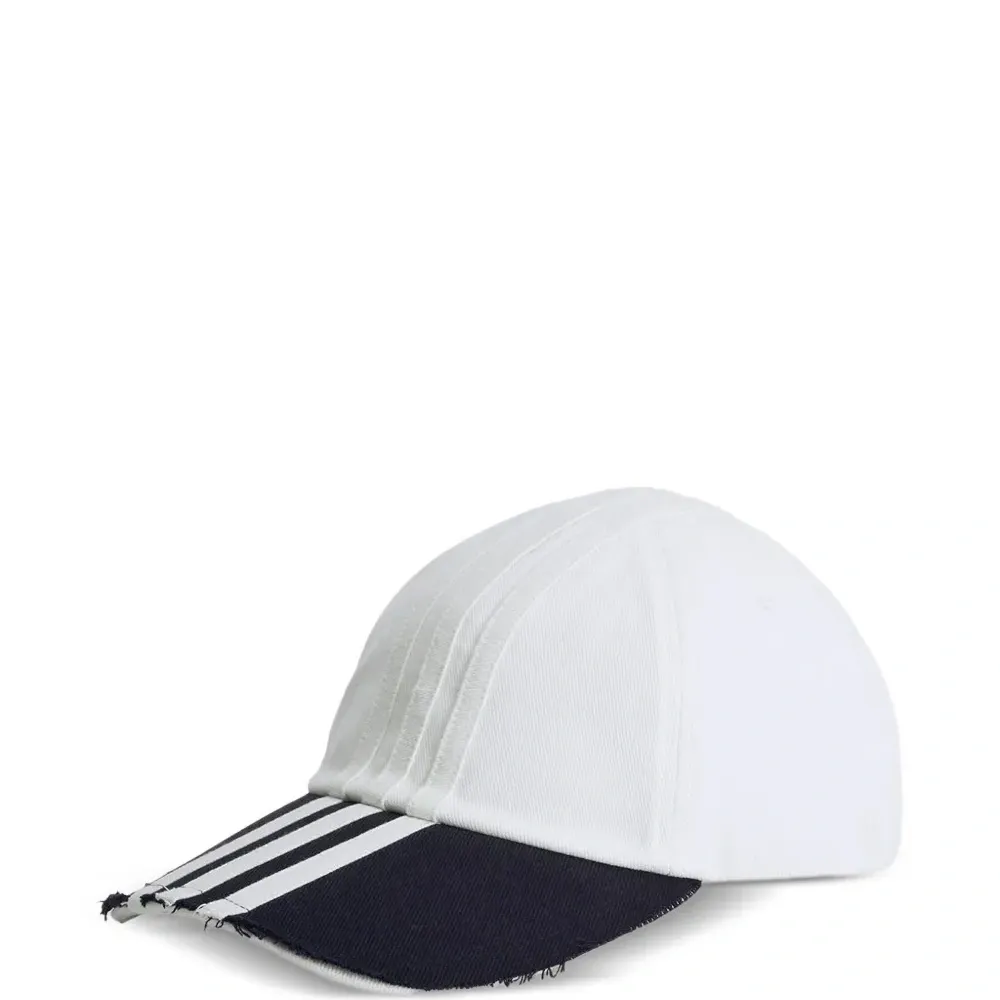 Бейсболка с тремя полосками